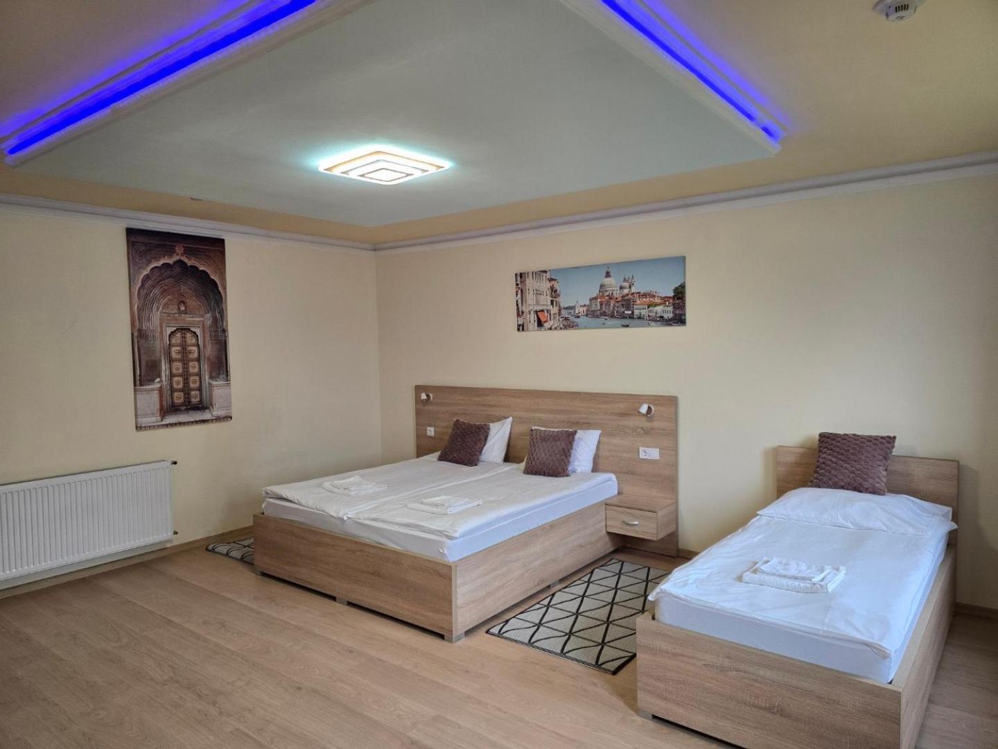 Hotel Bibic Es Tueskevar Etterem Es Horgaszto Nyíregyháza Buitenkant foto